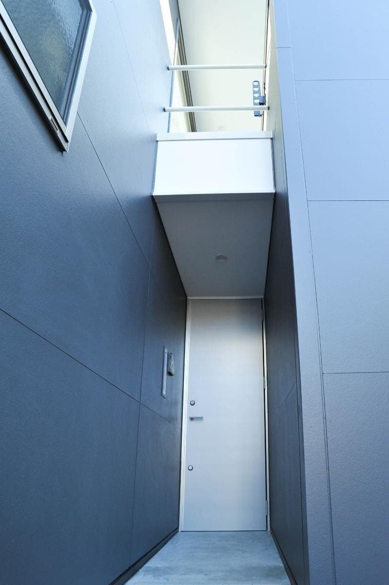 市川の家 玄関